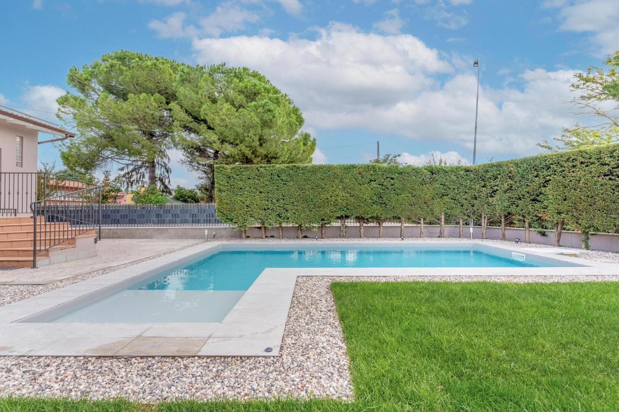 -Free Pool And Parking- Garda House Apartments كاستلْنْيوفو ديل غارد المظهر الخارجي الصورة