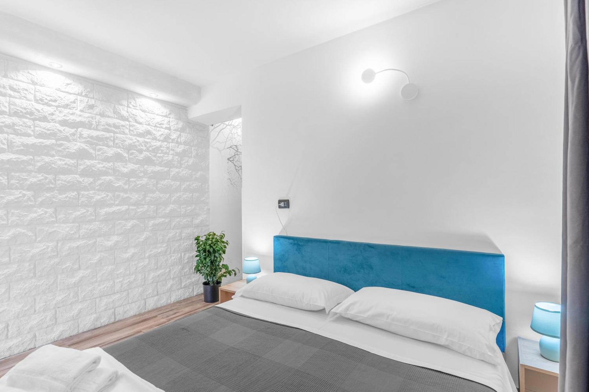 -Free Pool And Parking- Garda House Apartments كاستلْنْيوفو ديل غارد المظهر الخارجي الصورة