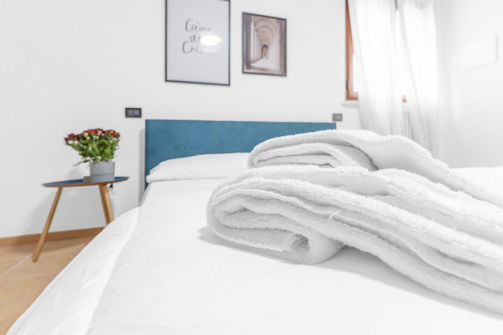 -Free Pool And Parking- Garda House Apartments كاستلْنْيوفو ديل غارد المظهر الخارجي الصورة
