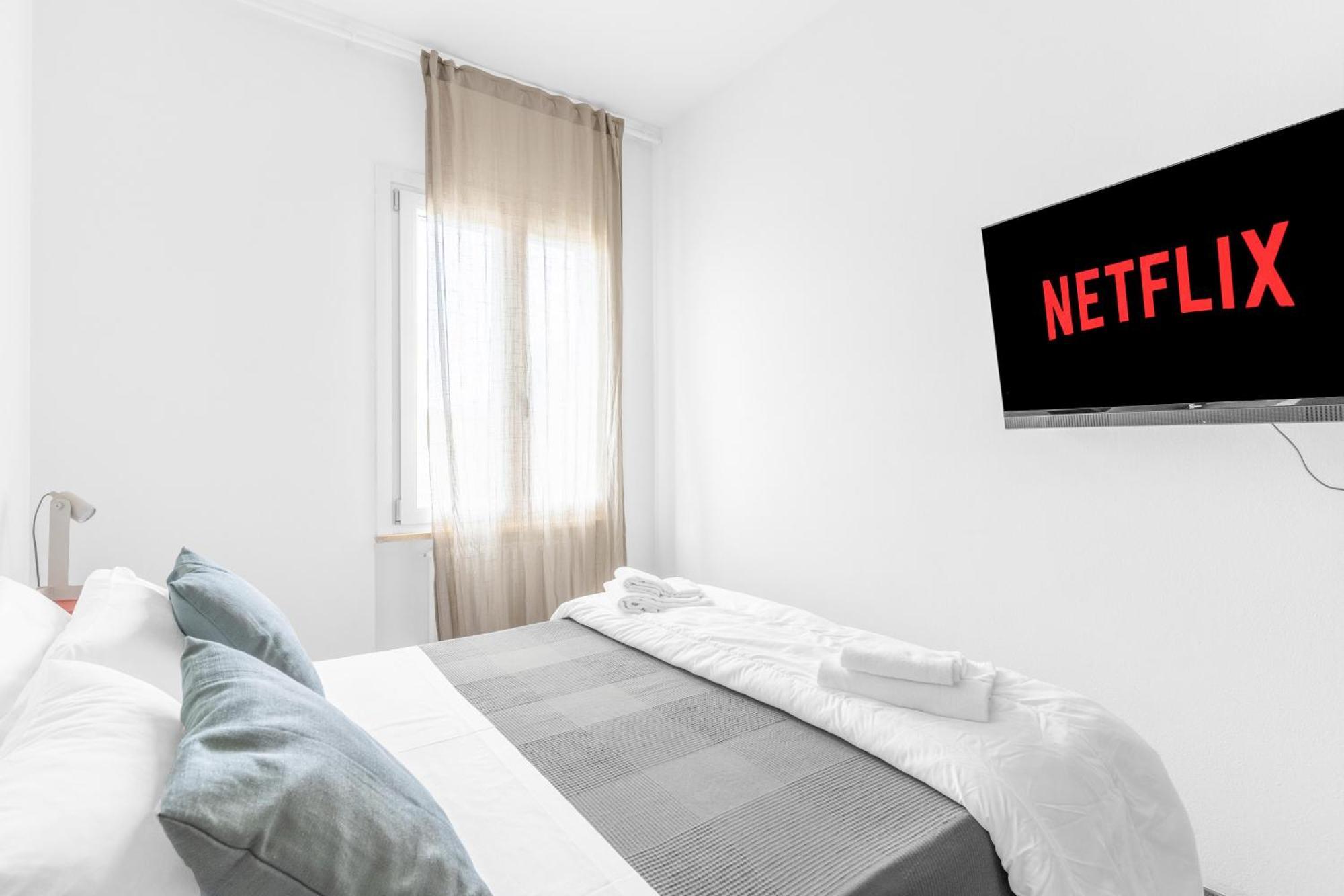 -Free Pool And Parking- Garda House Apartments كاستلْنْيوفو ديل غارد المظهر الخارجي الصورة