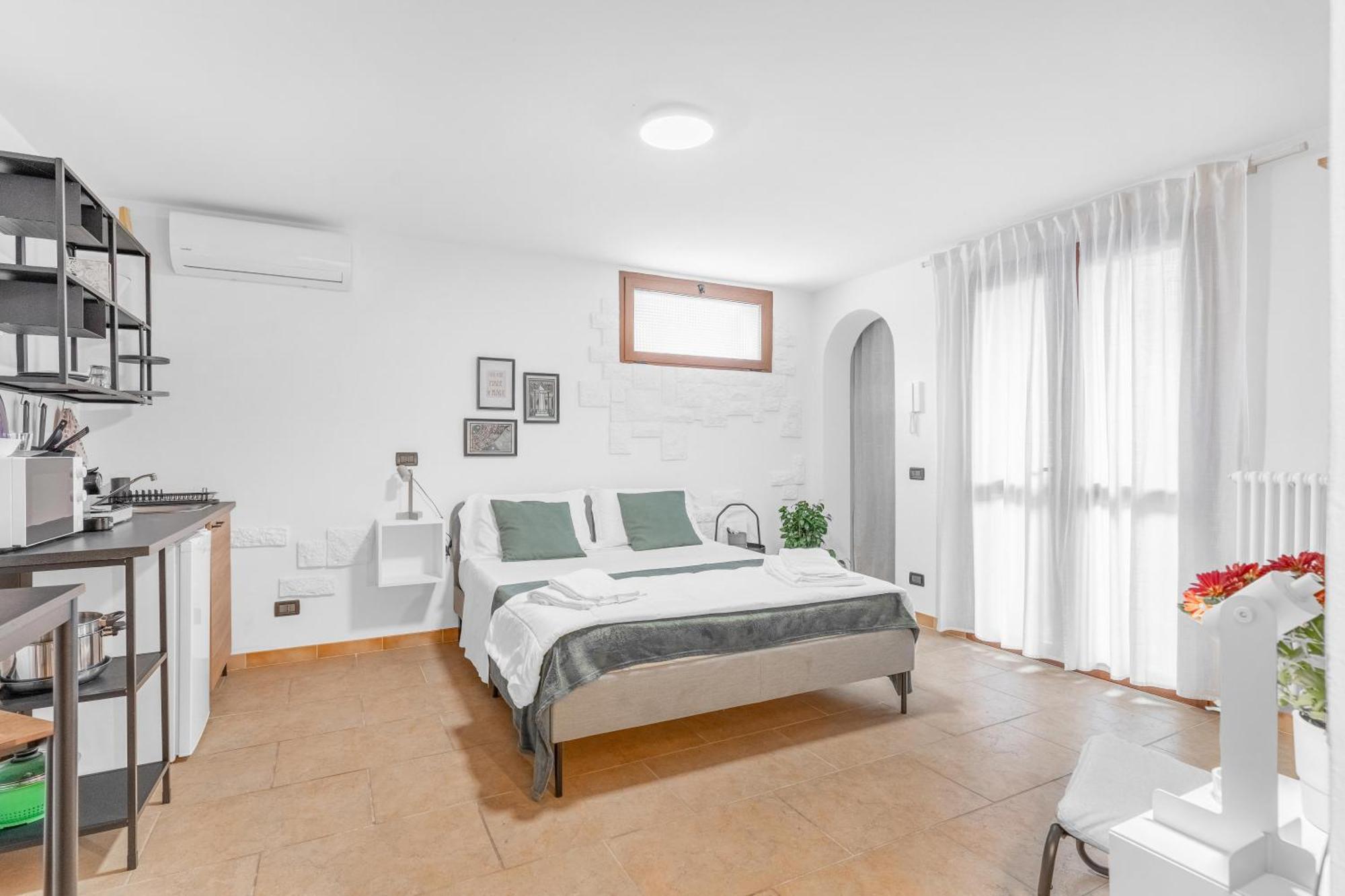 -Free Pool And Parking- Garda House Apartments كاستلْنْيوفو ديل غارد المظهر الخارجي الصورة